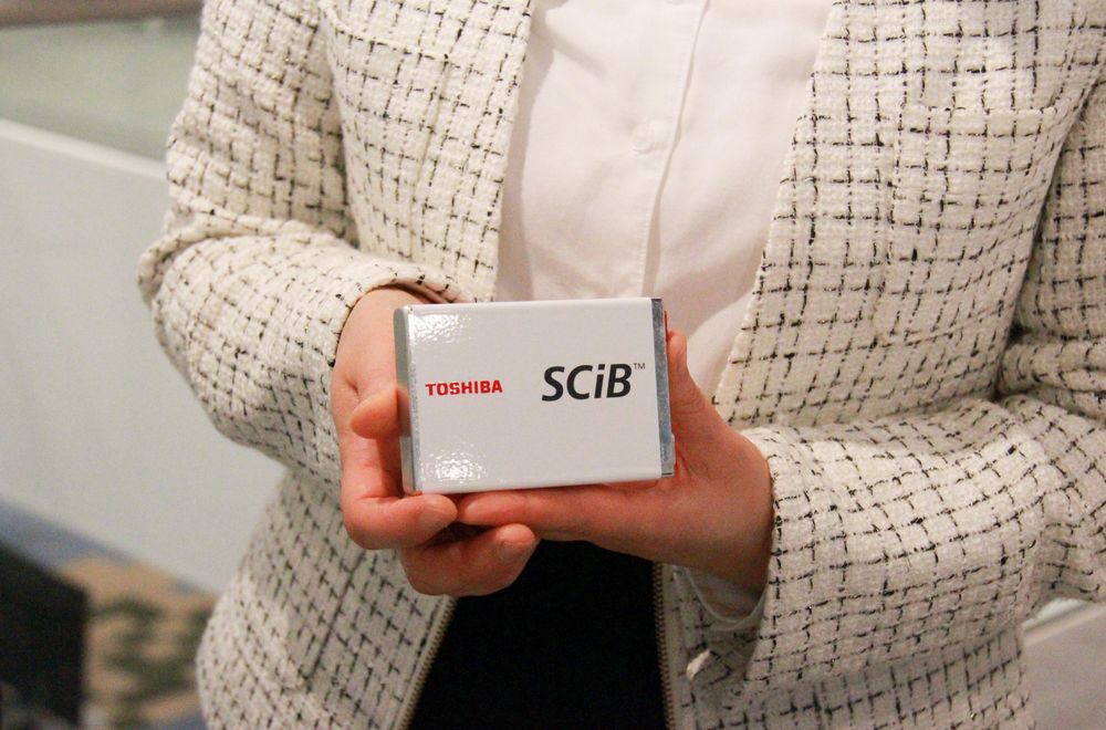 SCiB?電池（充電電池的最小單位），在汽車上安裝由多個電池組成的模塊