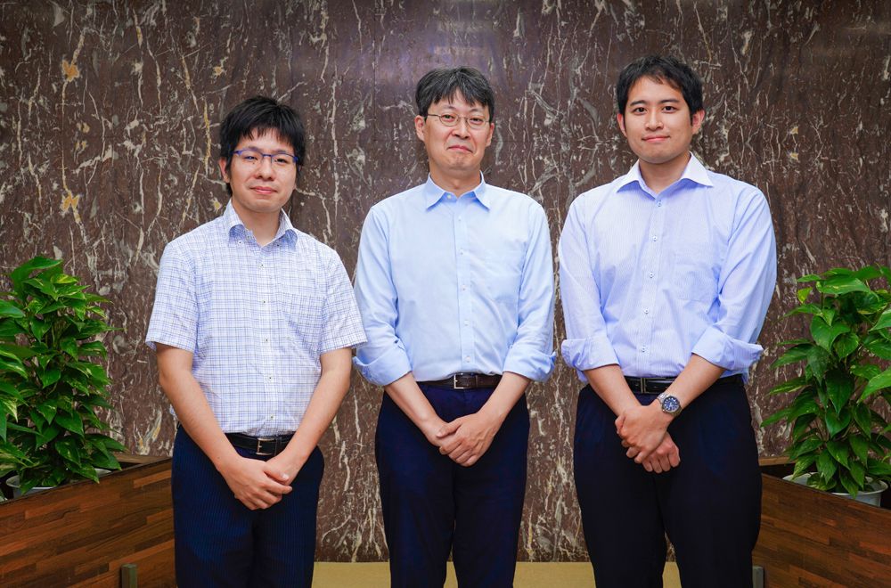 從左至右依次為：株式會(huì)社東芝 研發(fā)中心 進(jìn)博正、高田正彬、志賀慶明