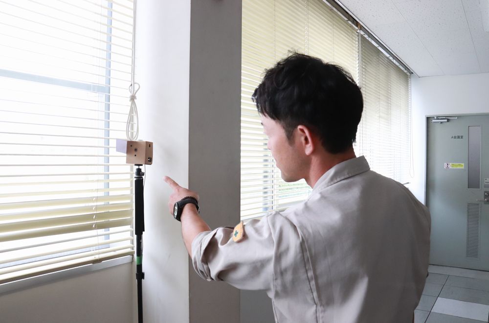 通過圖像識別人臉、捕捉員工動向的設(shè)備